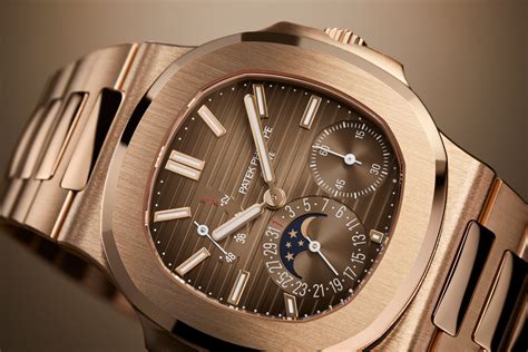 5712 patek philippe.